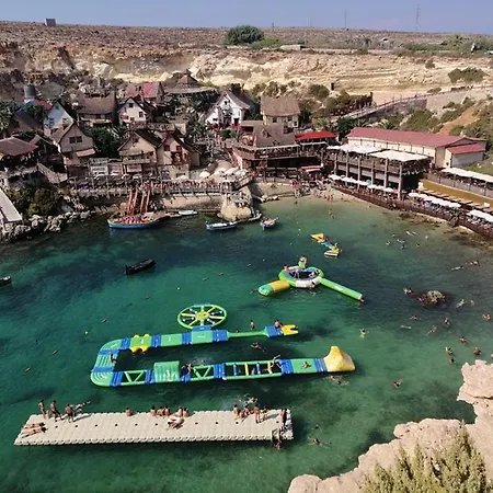 Unique 2 Double Bed Seafront - Bay Mellieħa