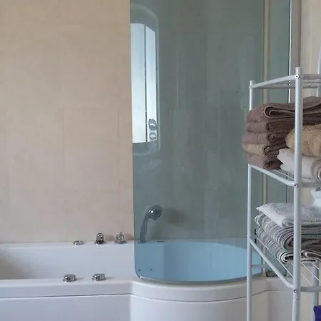 Unique 2 Double Bed Seafront - Bay Appartamento *