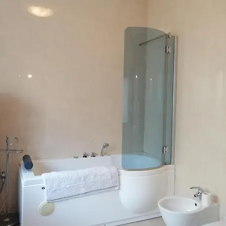 Unique 2 Double Bed Seafront - Bay Appartamento
