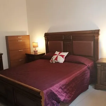 Unique 2 Double Bed Seafront - Bay * Mellieħa
